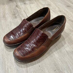 Clarks Brown Leather Alligator Print Loafers Women's Size 10